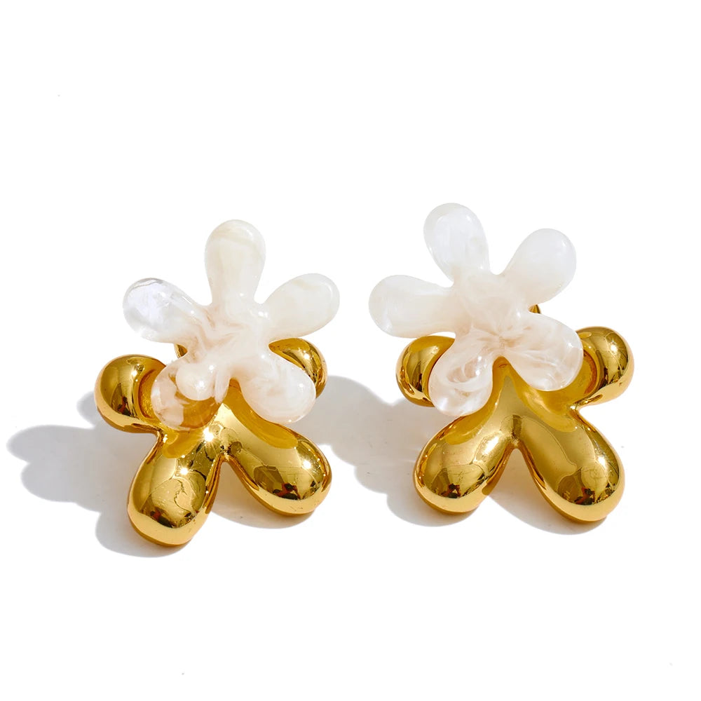Resin acrylic flower sweet color stud earrings - product image
