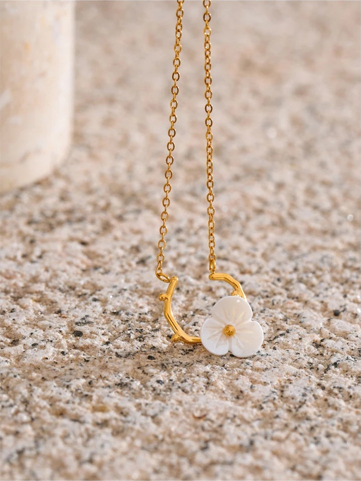 Resin flower pendant summer necklace - product image