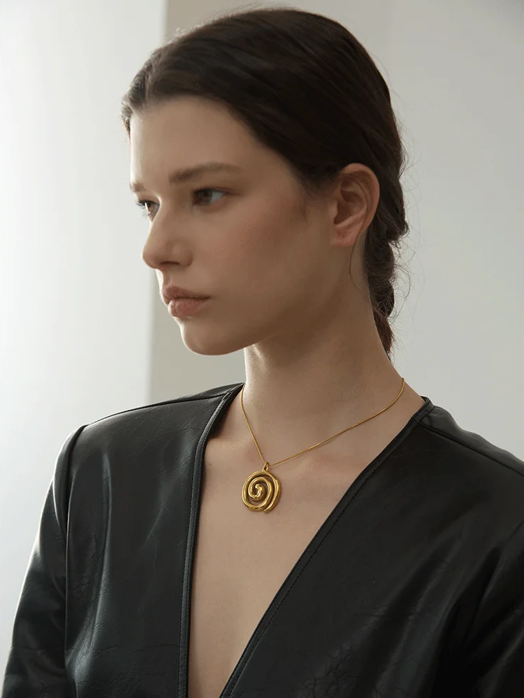 Round abstract pendant necklace women fashion - product image