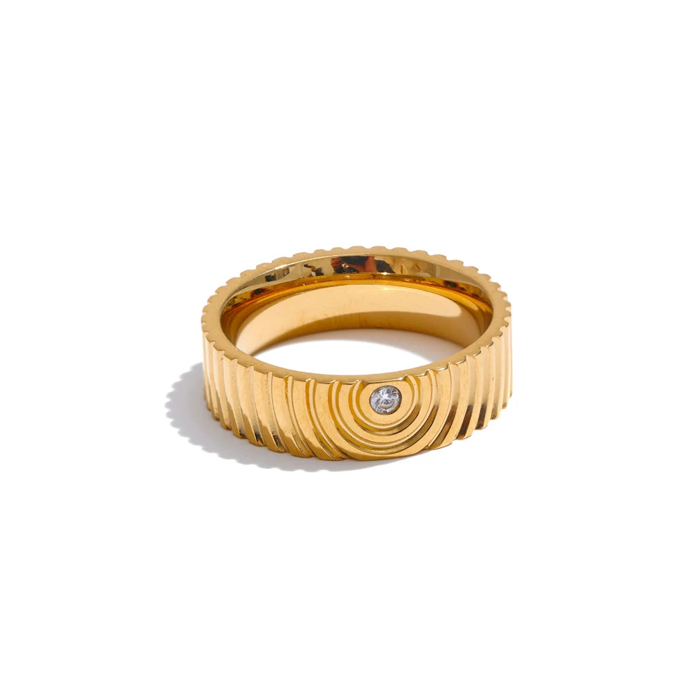 Round striped zircon minimalist fashion ring - product image
