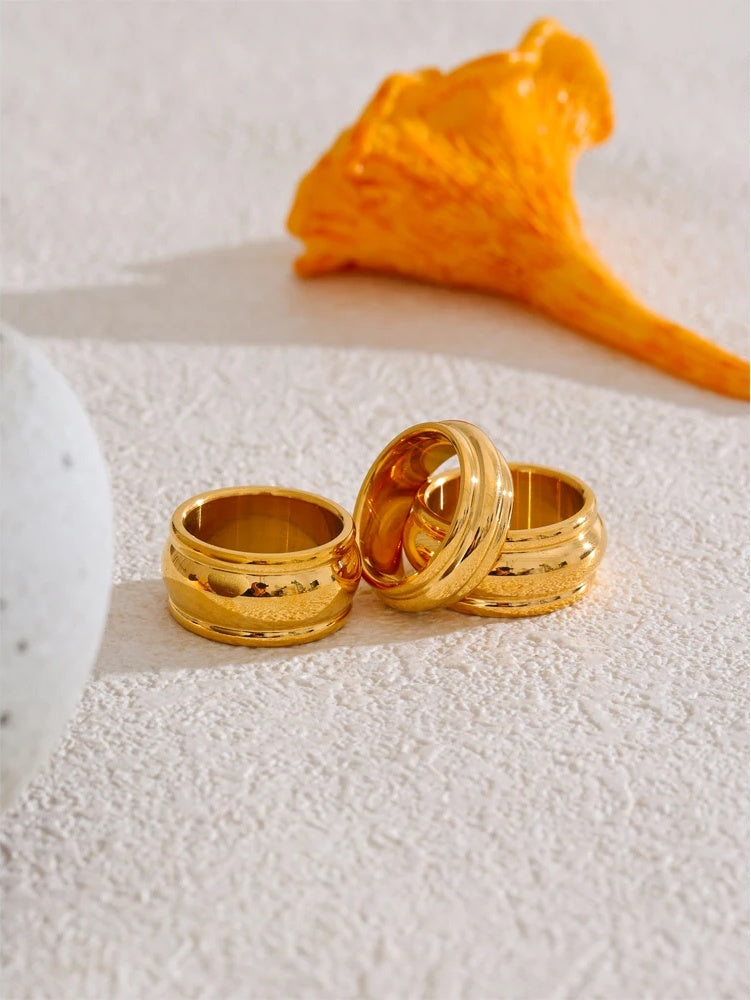 Round wide minimalist smooth finger ring - product image