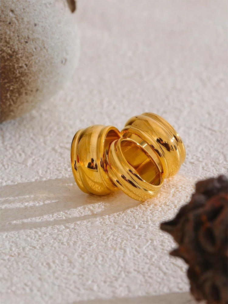 Round wide minimalist smooth finger ring - product image