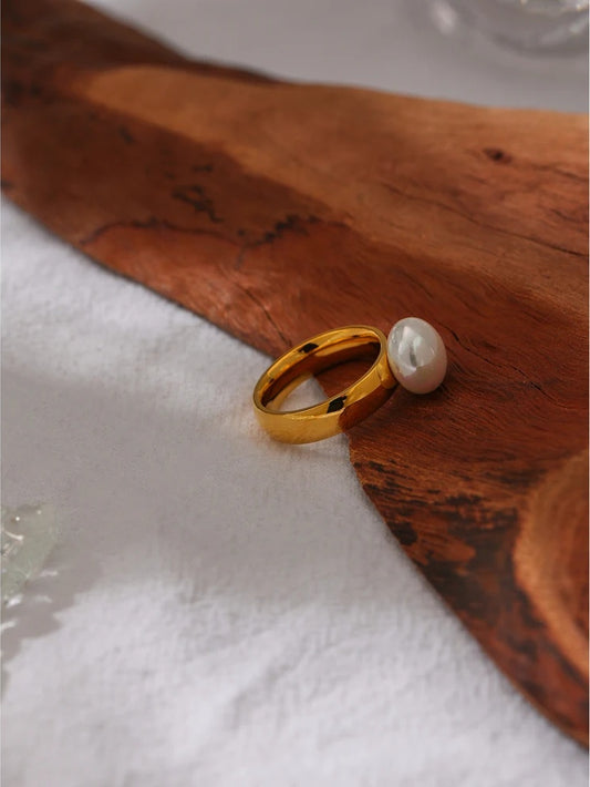 Shell pearl contemporary charm fashion finger ring - product image