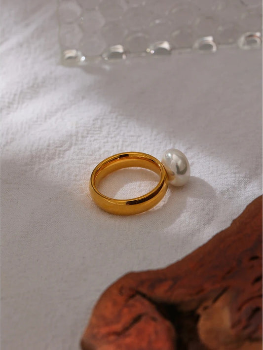 Shell pearl contemporary charm fashion finger ring - product image
