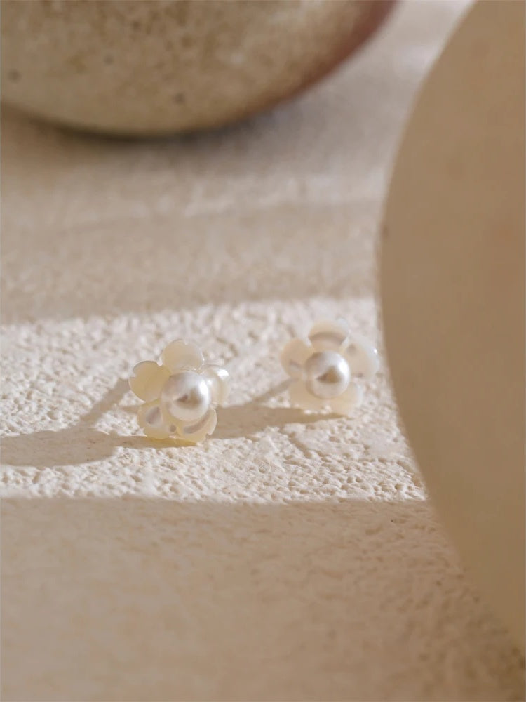 Shell simulated pearls flower stud earrings - product image