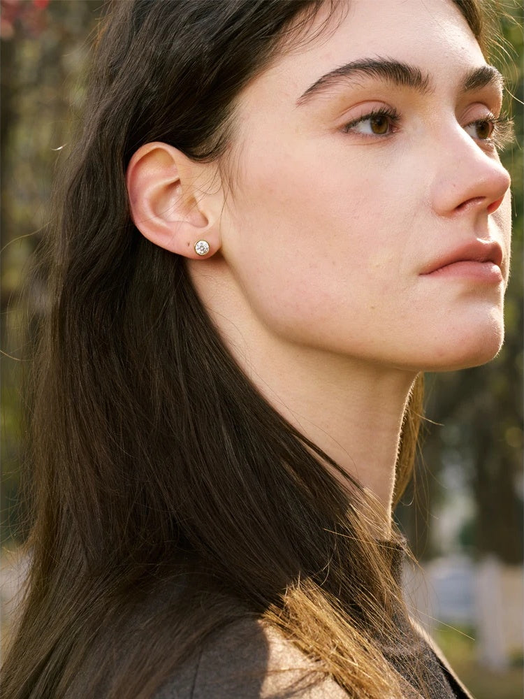 Shiny cubic zirconia round stud earrings - product image
