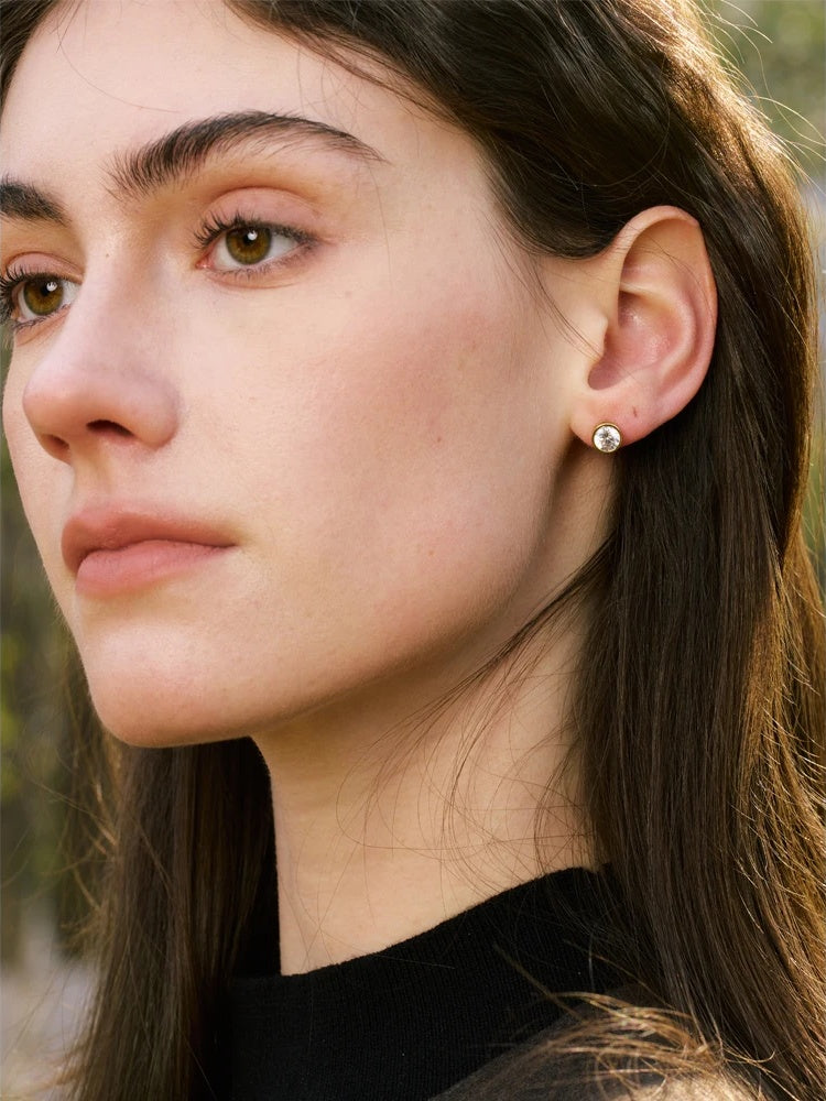 Shiny cubic zirconia round stud earrings - product image
