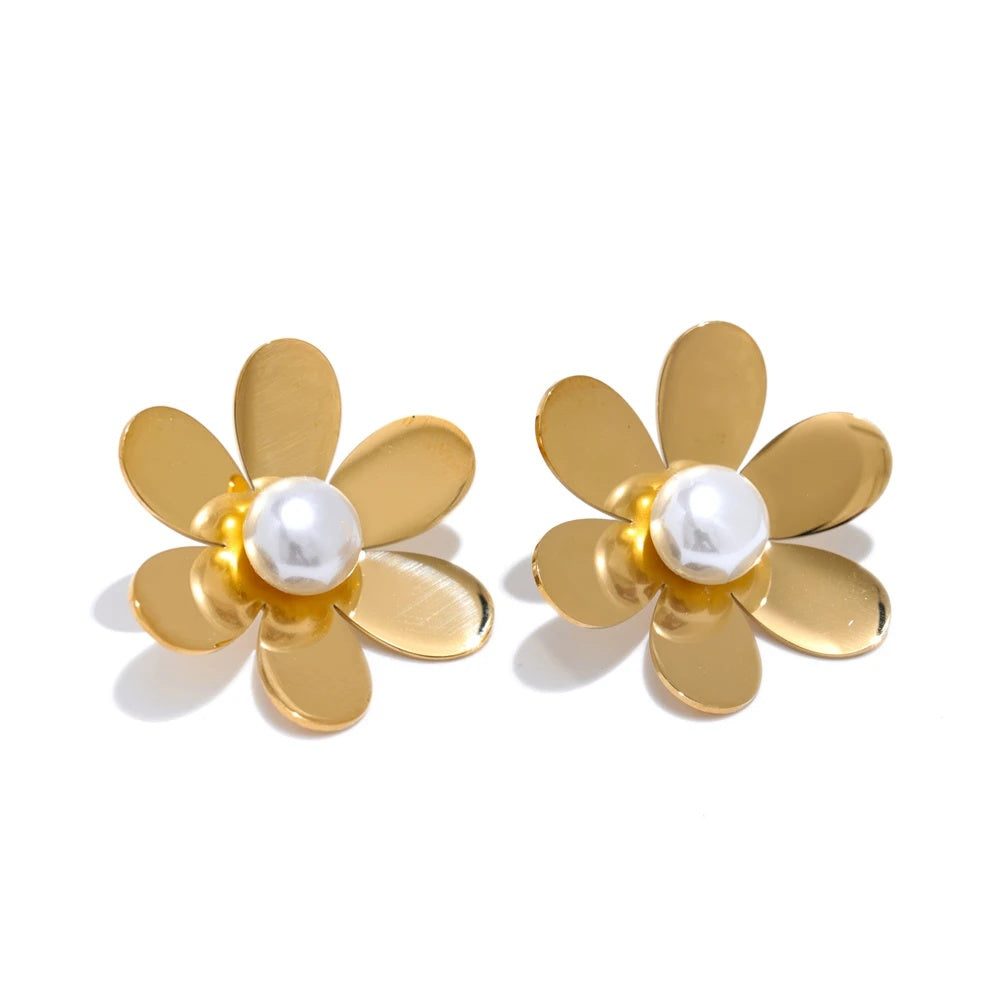 Simulated pearl flower daily trendy stud earrings - product image