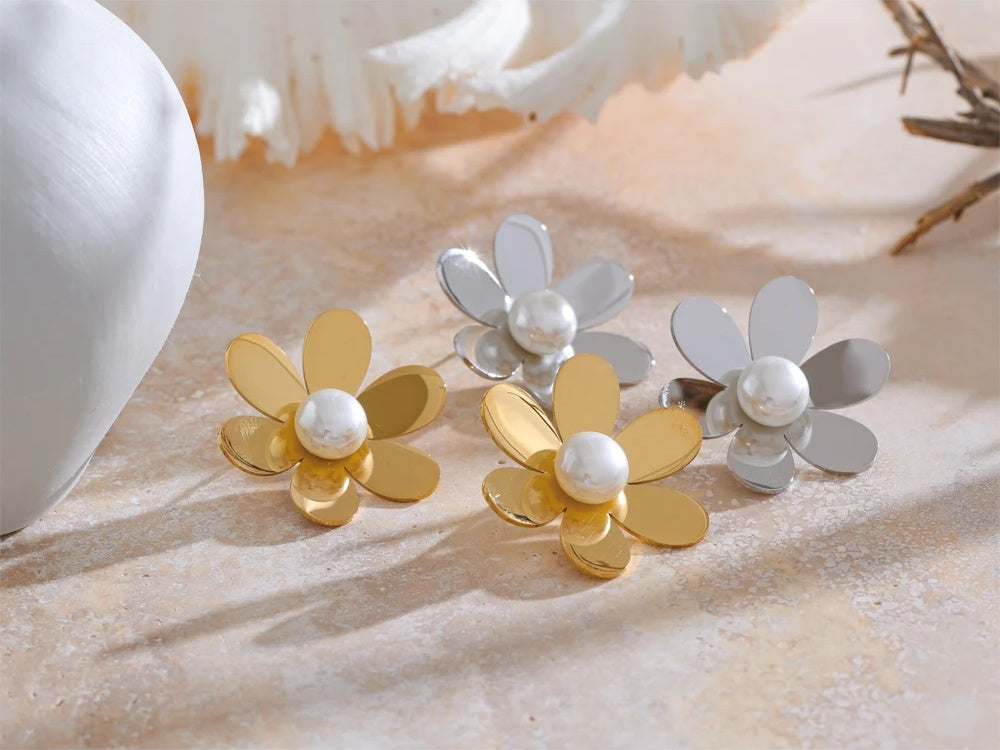 Simulated pearl flower daily trendy stud earrings - product image