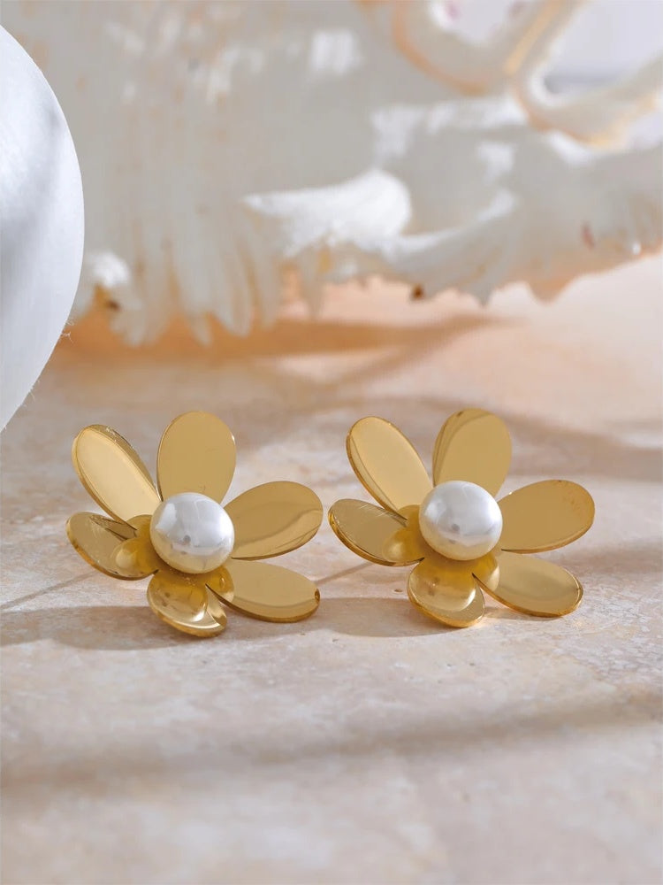 Simulated pearl flower daily trendy stud earrings - product image