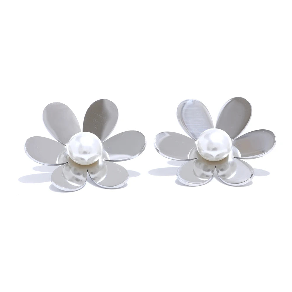 Simulated pearl flower daily trendy stud earrings - product image