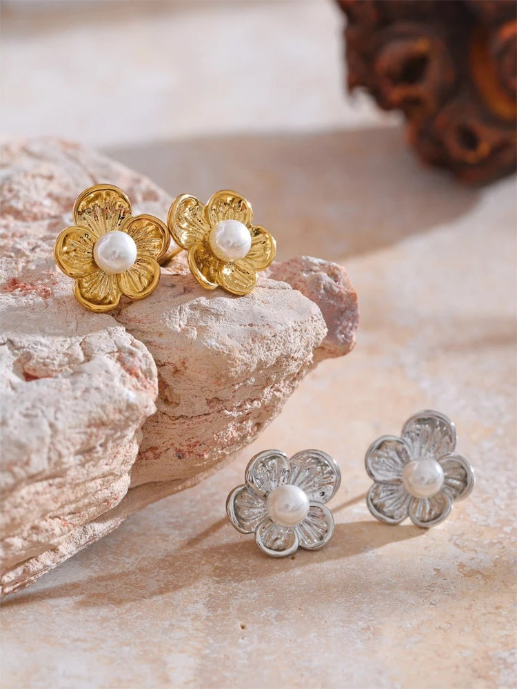 Simulated pearl flower stud earrings - product image