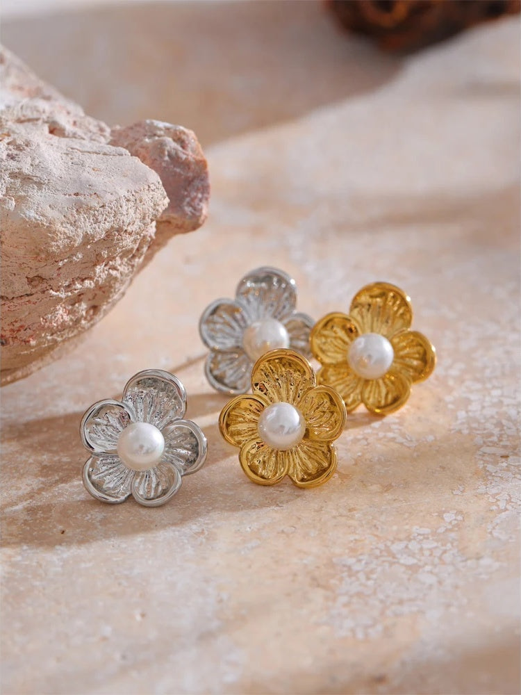 Simulated pearl flower stud earrings - product image