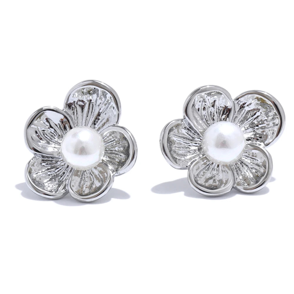 Simulated pearl flower stud earrings - product image