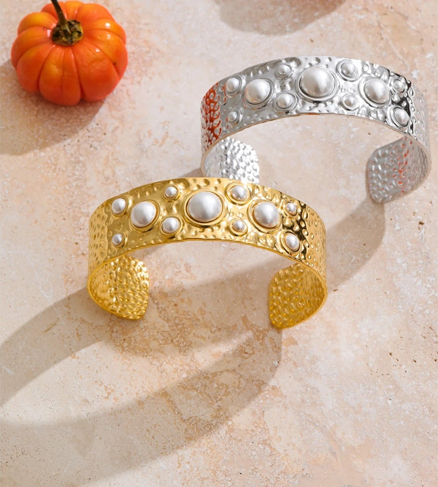 Simulated pearls hammer metal fashion cuff bracelet - product image