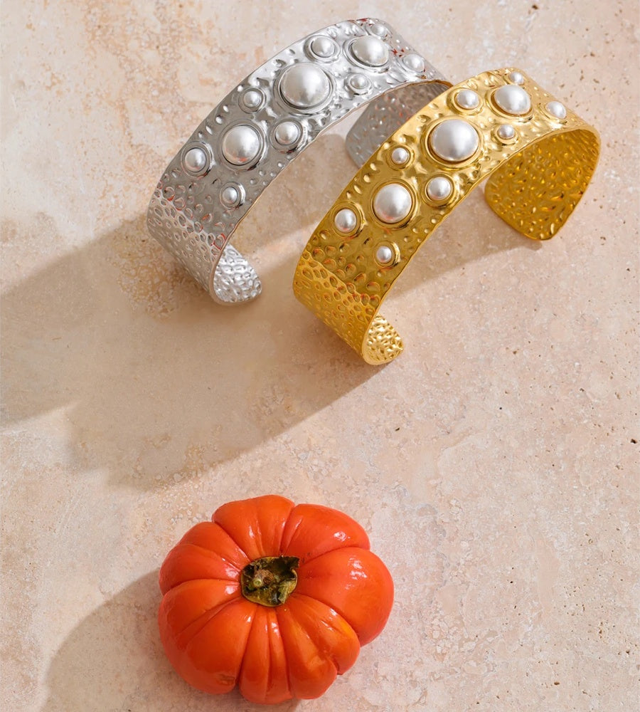 Simulated pearls hammer metal fashion cuff bracelet - product image