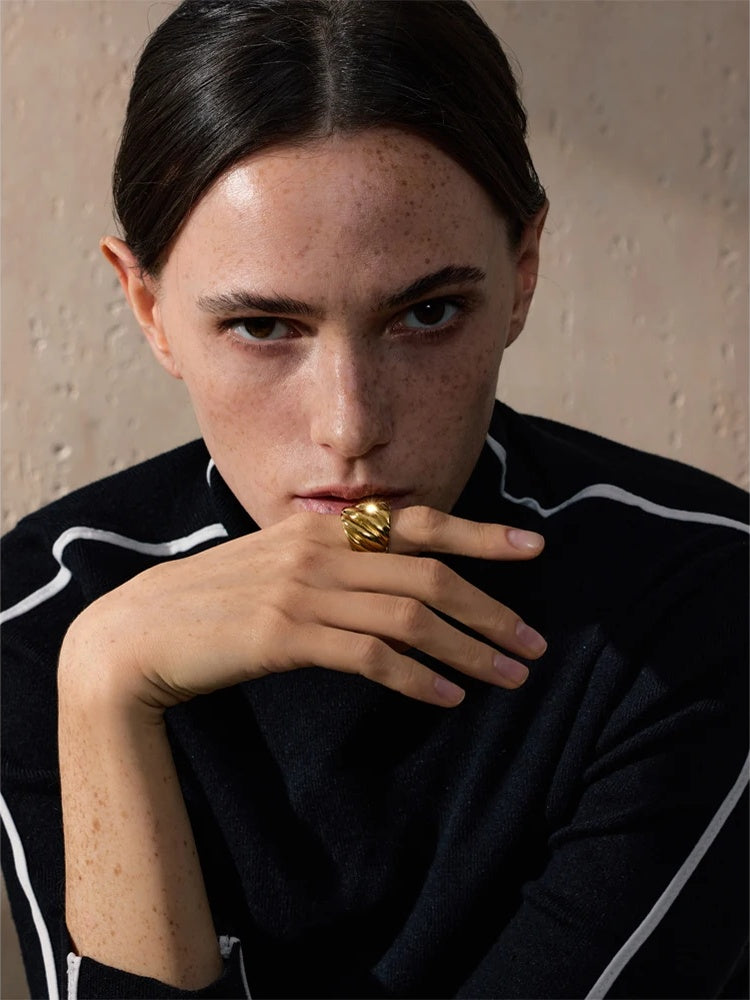 Striped abstract wide charm texture ring - product image