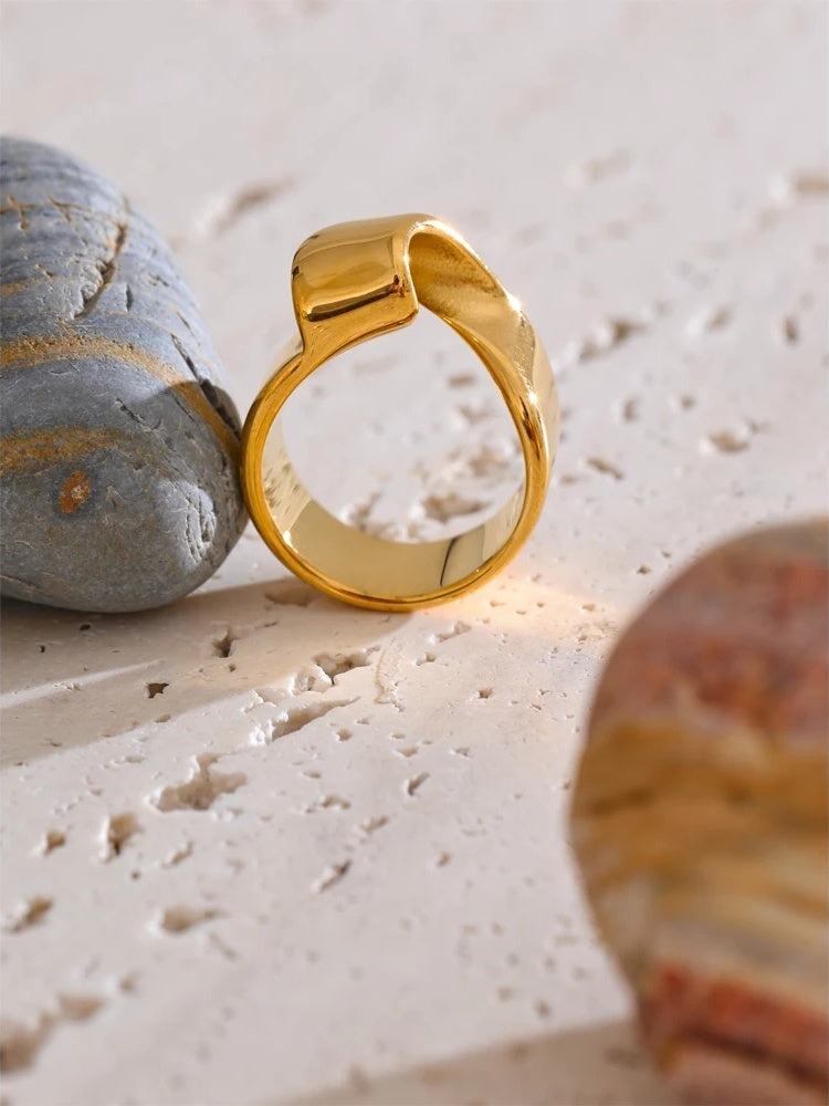 Stylish unique polished cast minimalist ring - product image