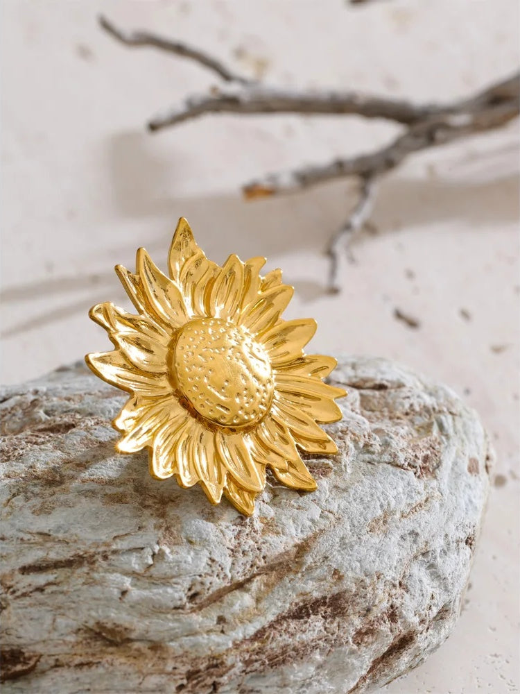 Sun flower textured adjustable finger ring - product image