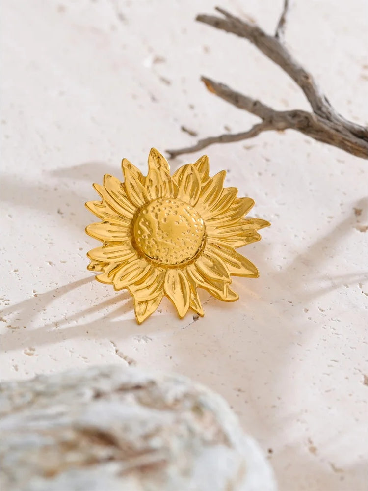 Sun flower textured adjustable finger ring - product image