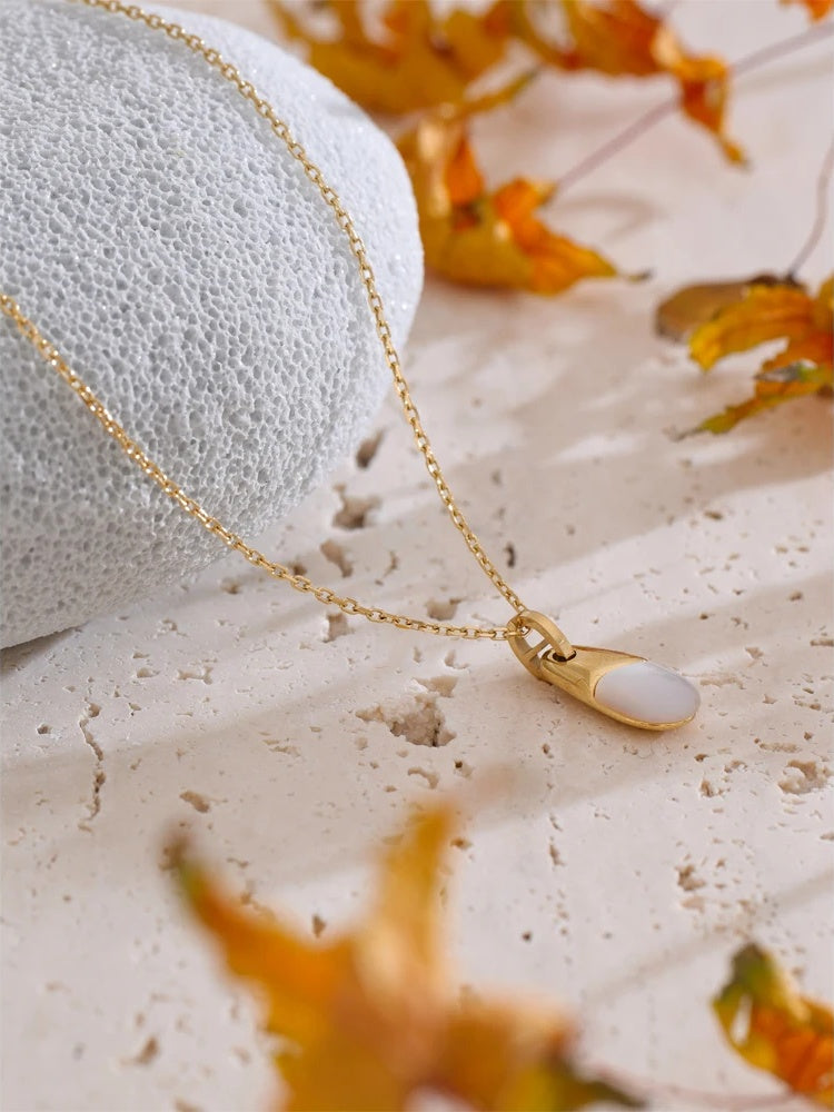 Thick shell golden pendant necklace - product image