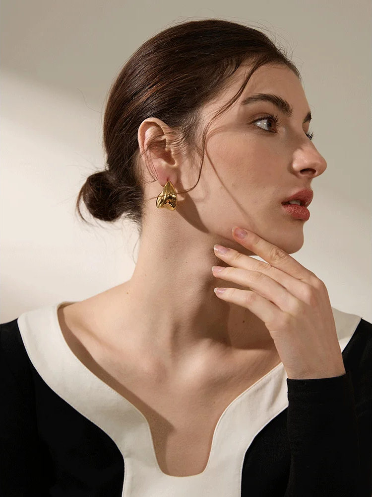 Thicker chunky hollow contemporary stud earrings - product image