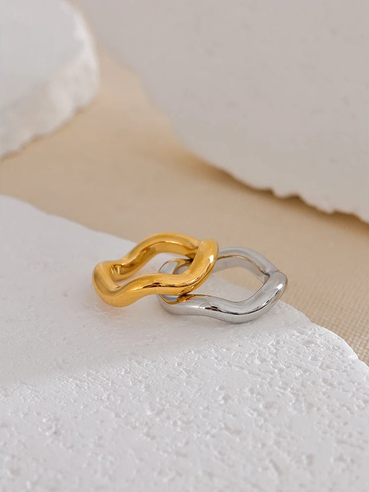 Twisted round textured daily wear finger ring - product image