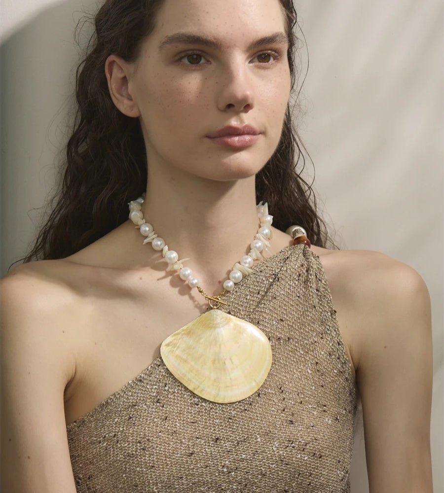 Yellow shell simulated pearl pendant necklace - product image
