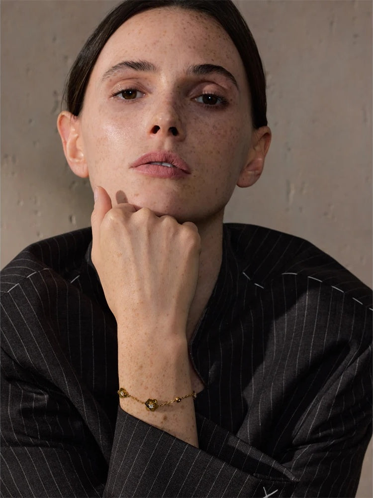 Zirconia metal flower link chain women bracelet - product image