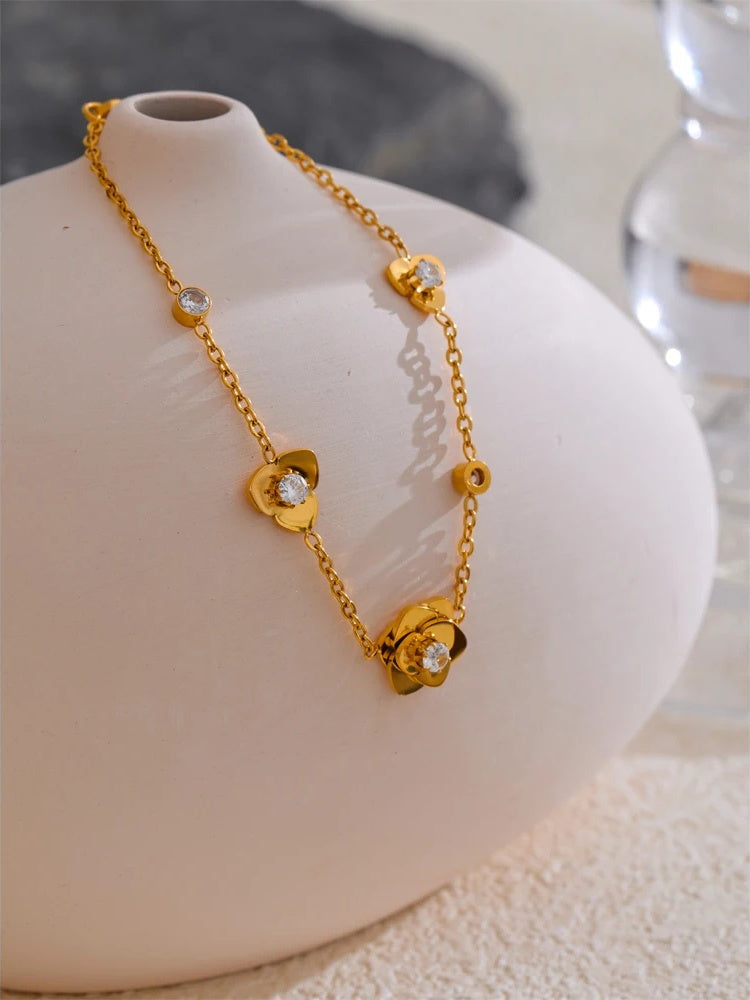 Zirconia metal flower link chain women bracelet - product image