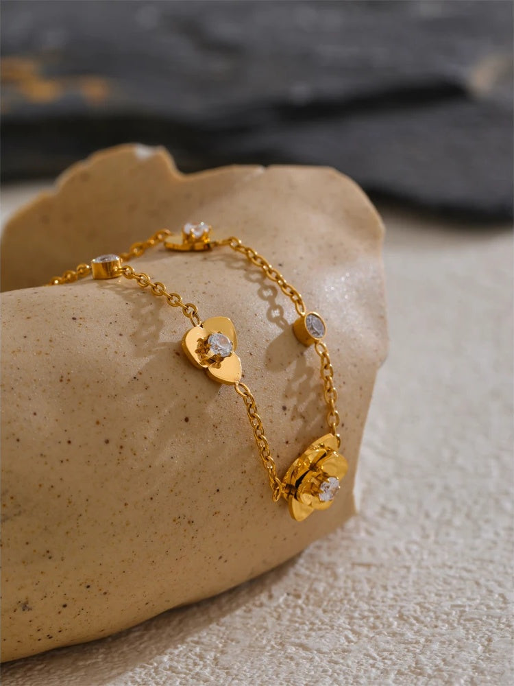 Zirconia metal flower link chain women bracelet - product image