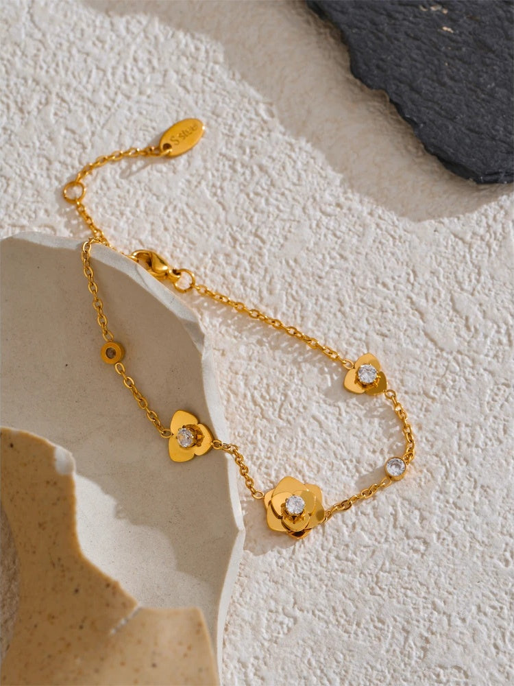 Zirconia metal flower link chain women bracelet - product image