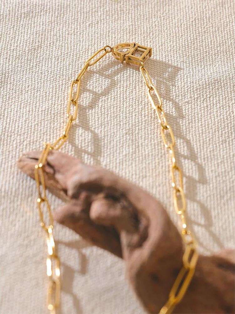 Aaa cubic zirconia gold color minimalist pendant - product image
