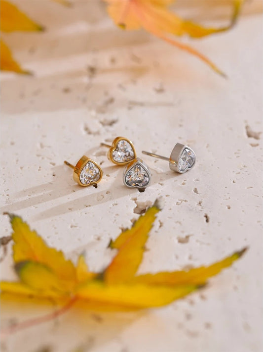 Aaa cubic zirconia heart love stud earrings - product image