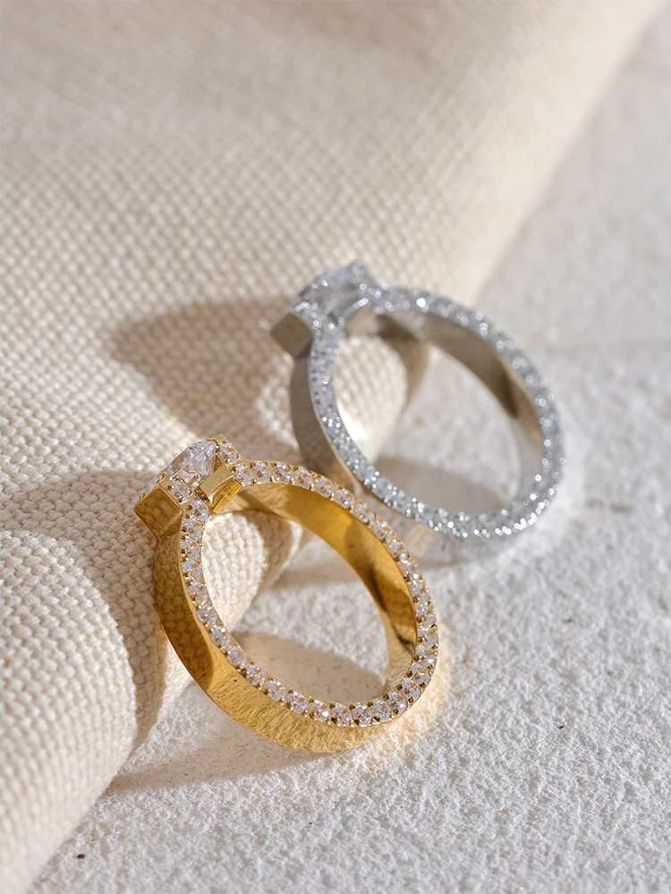 Aaa cubic zirconia modern gold ring - product image