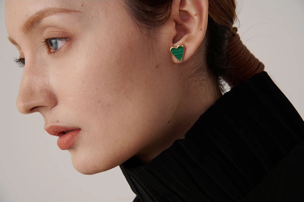 Acrylic shell heart minimalist stud earrings - product image