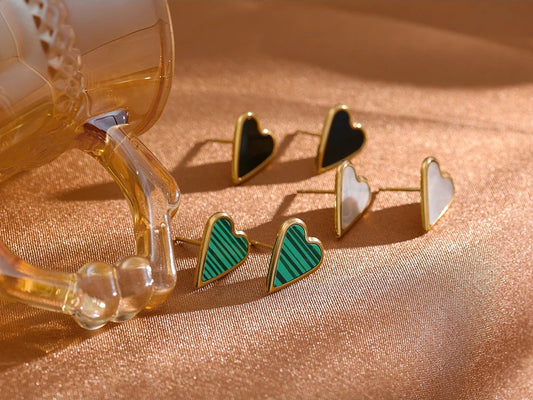 Acrylic shell heart minimalist stud earrings - product image