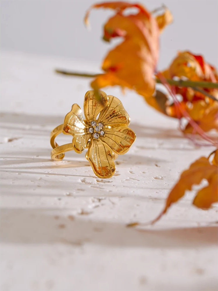 Adjustable golden flower rhinestone ring - product image
