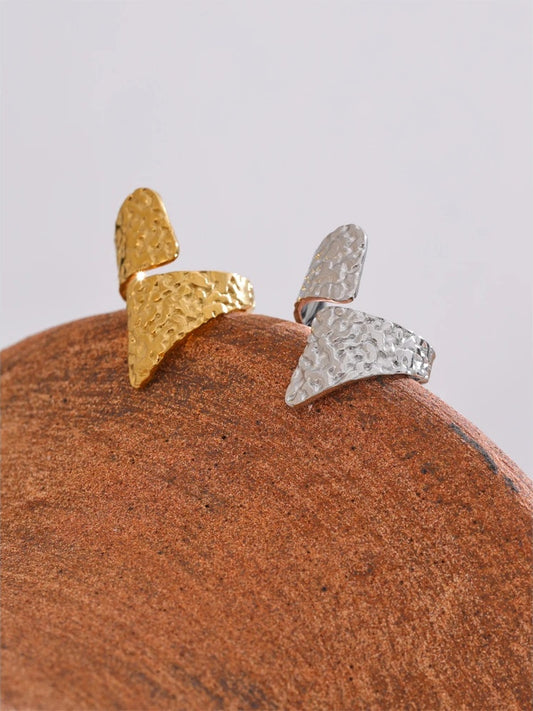 Adjustable hammer modern cast ring - product image