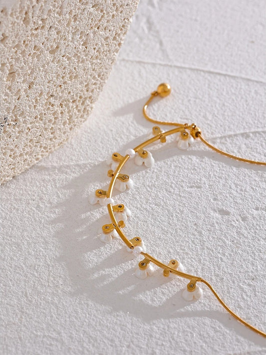 Adjustable length sweet flowers chain necklace - product image