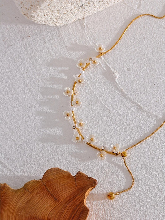 Adjustable length sweet flowers chain necklace - product image