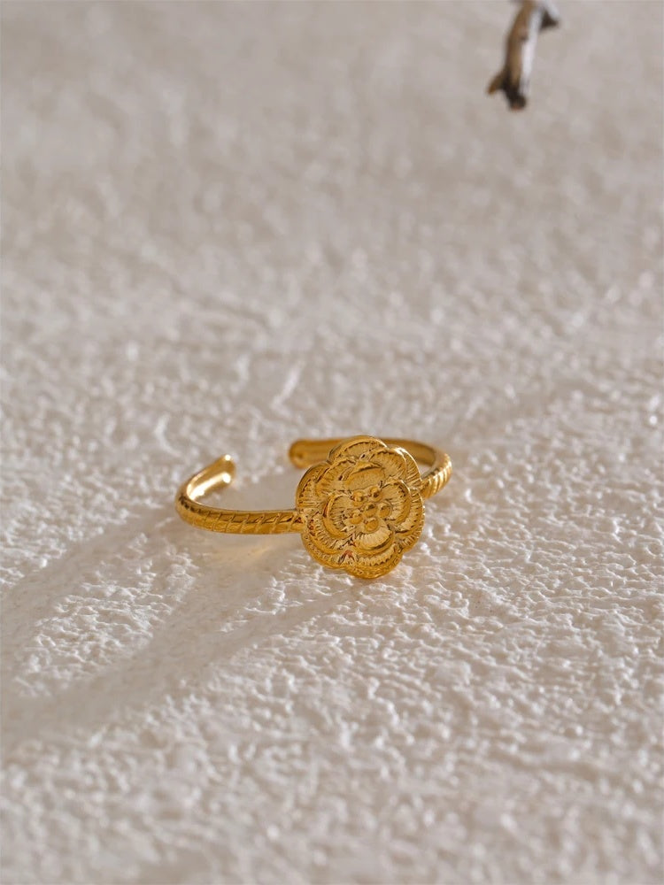Adjustable metal flower open fashion ring - product image