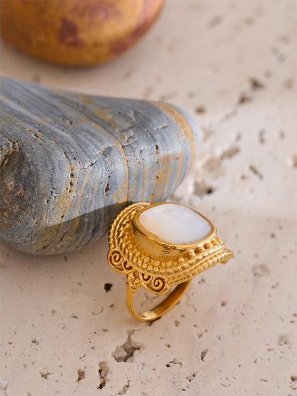 Adjustable shell abstract finger ring - product image