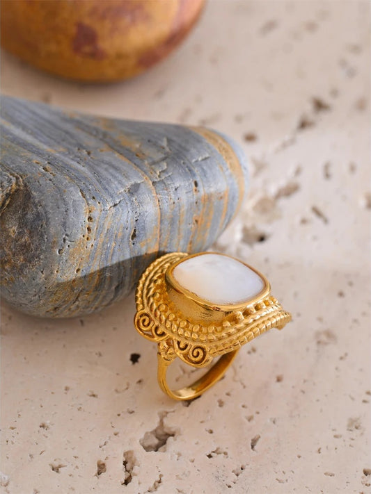 Adjustable shell abstract finger ring - product image