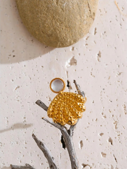 Adjustable shell contemporary ring - product image