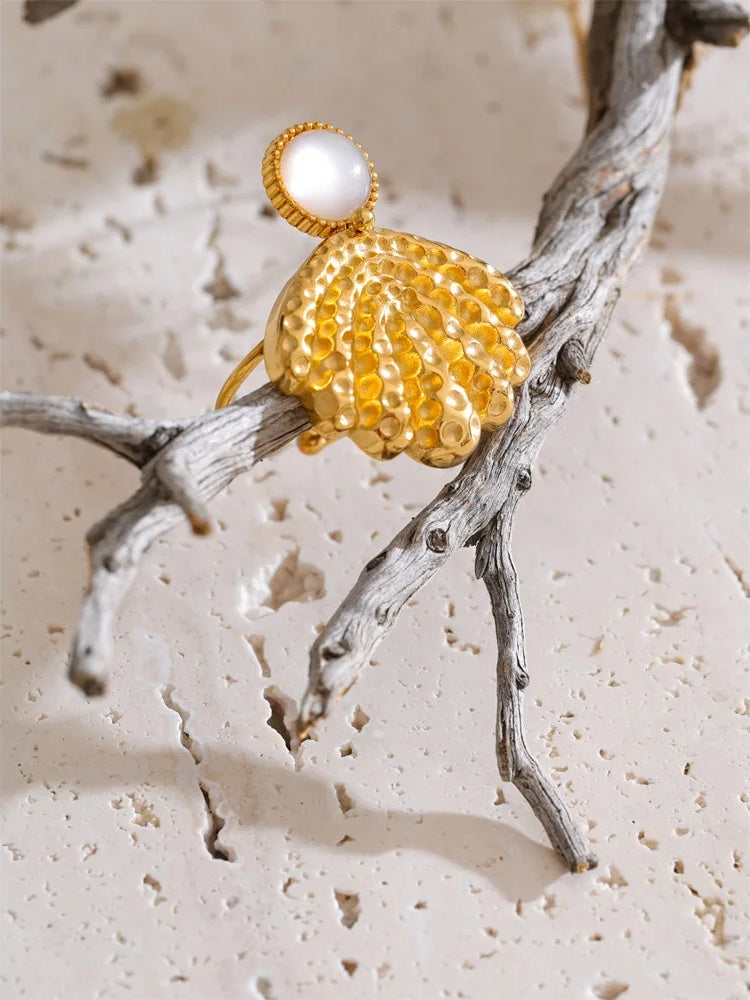 Adjustable shell contemporary ring - product image