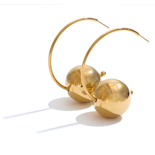 Big round c-shape huggie smooth earrings - product image