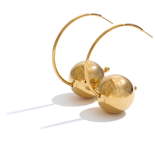 Big round c-shape huggie smooth earrings - product image