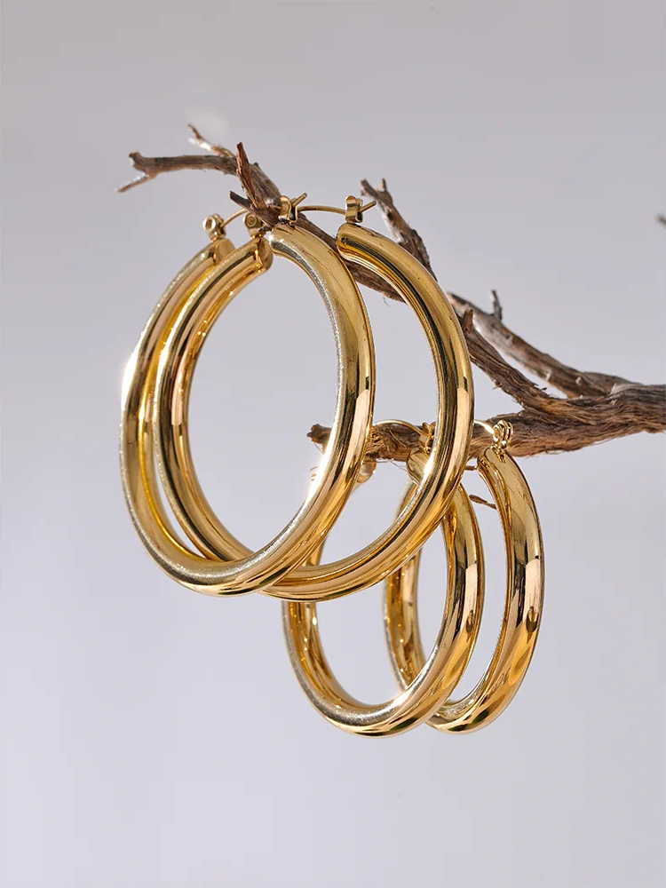 Big sleek round hollow hoop earrings - product image