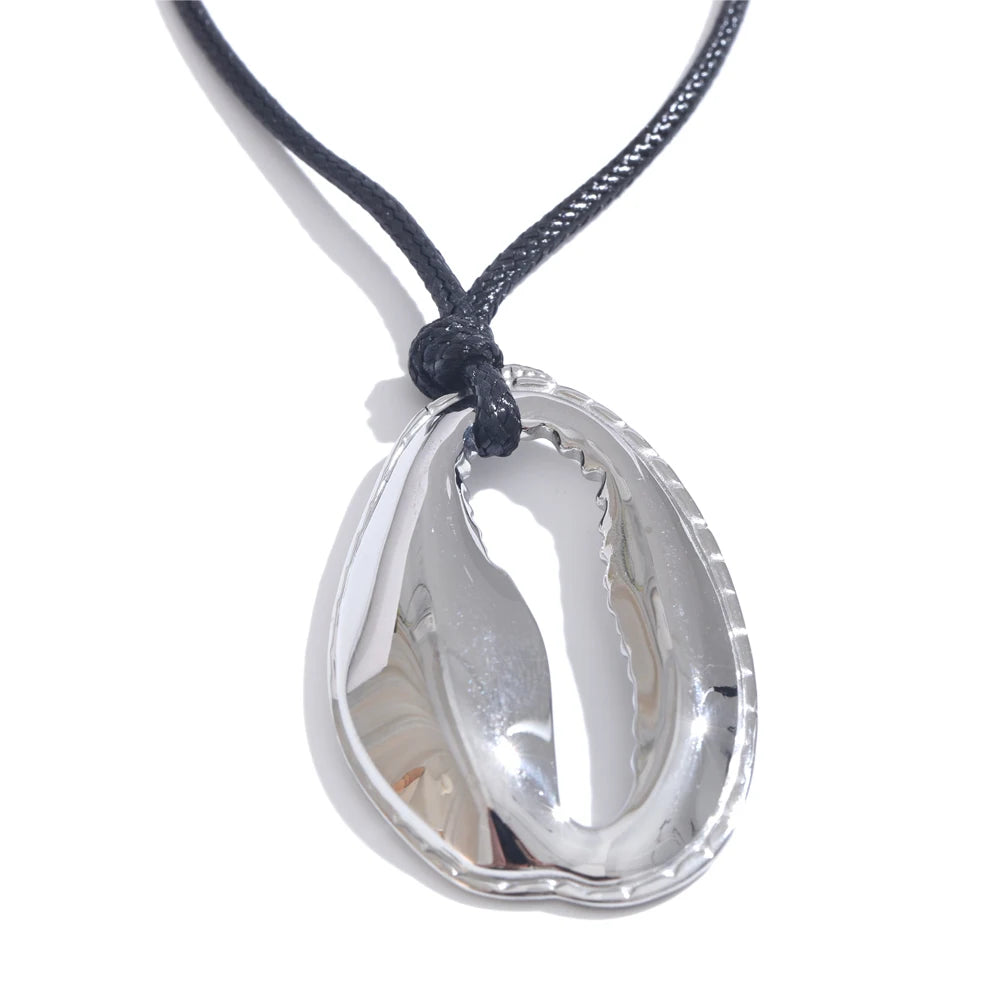 Black rope chain shell pendant necklace - product image